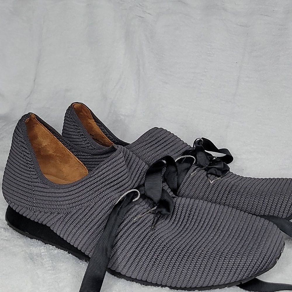 L'Amour Des Pieds Gray Sport Knit Taima Slip On Sneakers Size 10